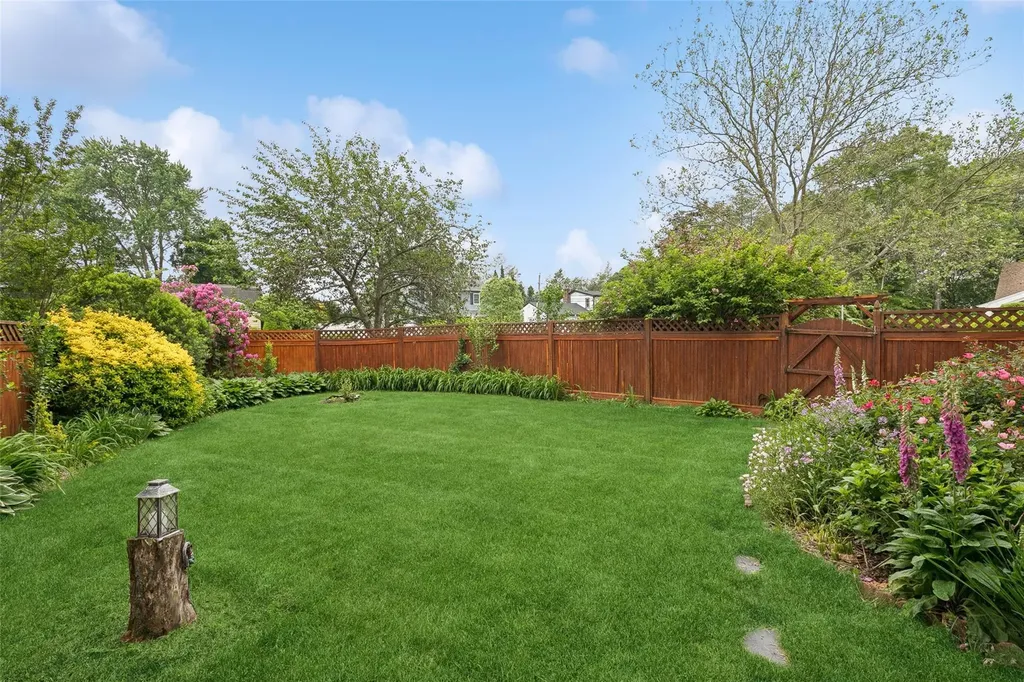 34 Arcadia Drive Dix Hills NY 11746