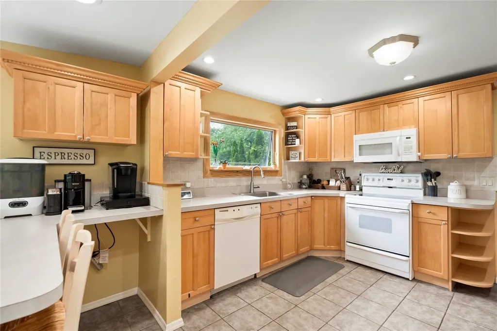 306 Mccall Avenue West Islip NY 11795