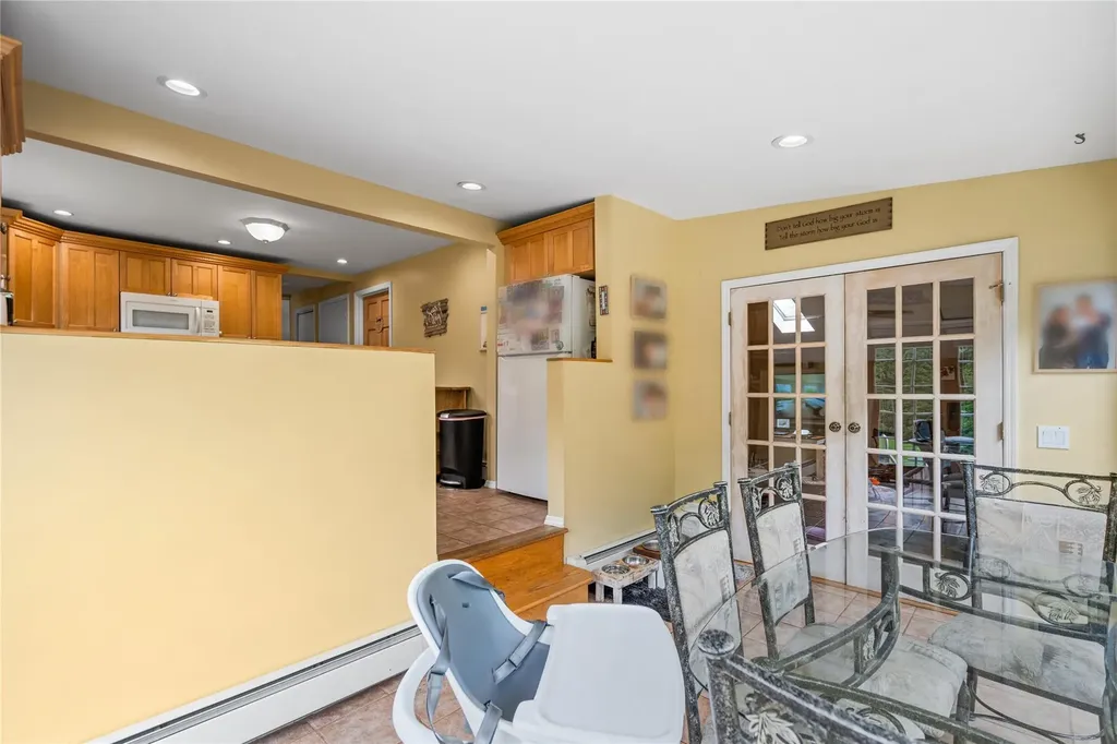 306 Mccall Avenue West Islip NY 11795