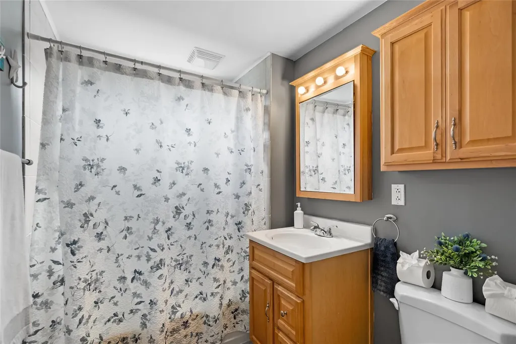 306 Mccall Avenue West Islip NY 11795