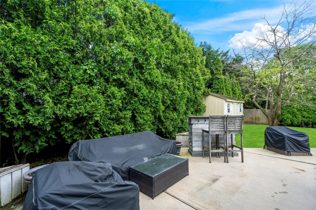 306 Mccall Avenue West Islip NY 11795