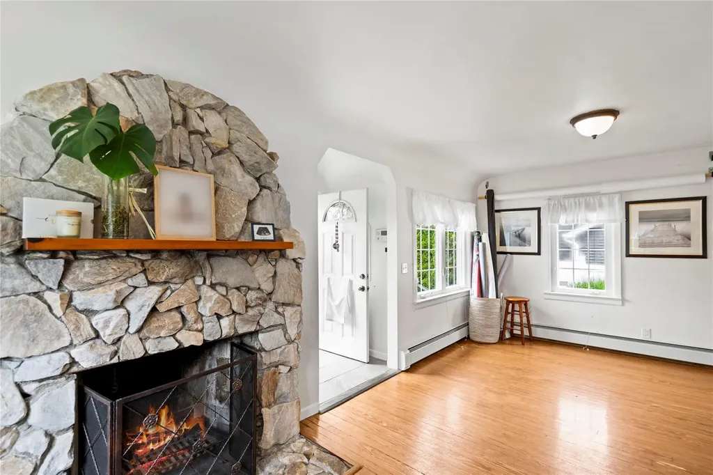 306 Mccall Avenue West Islip NY 11795