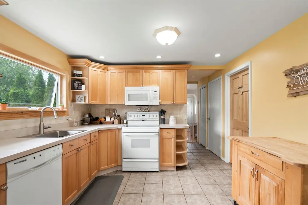 306 Mccall Avenue West Islip NY 11795