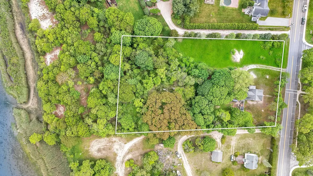 26 Mill Road Remsenburg NY 11960