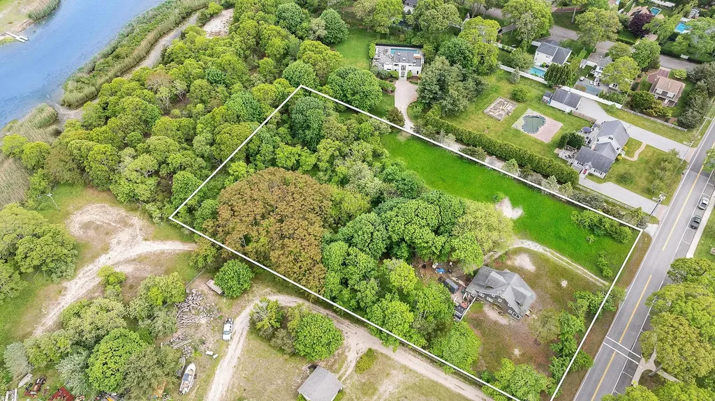 26 Mill Road Remsenburg NY 11960
