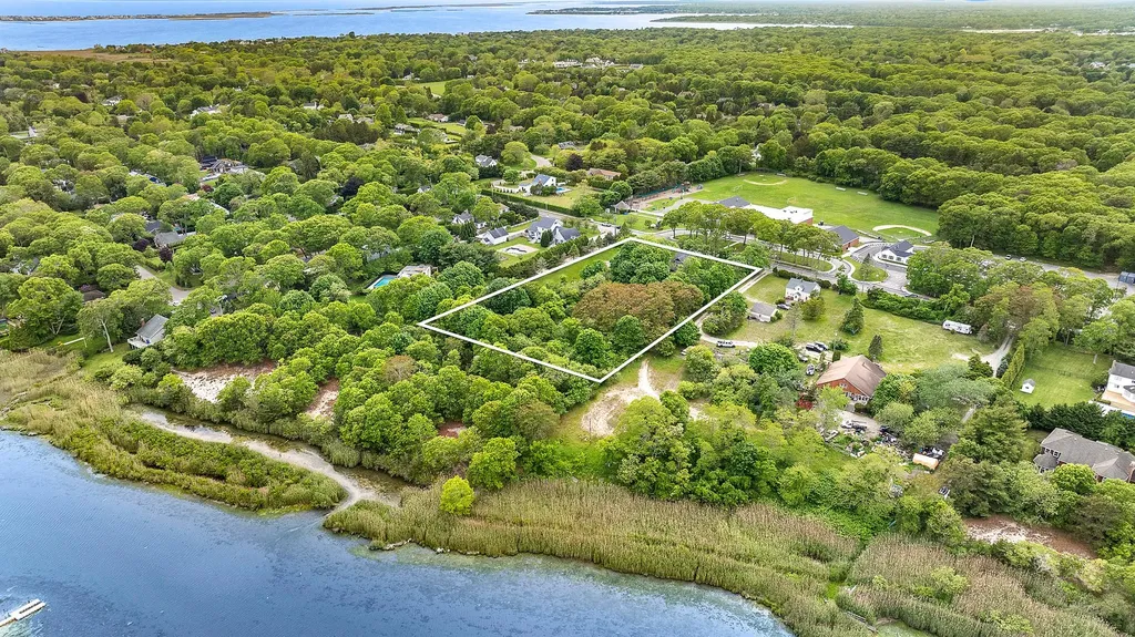 26 Mill Road Remsenburg NY 11960