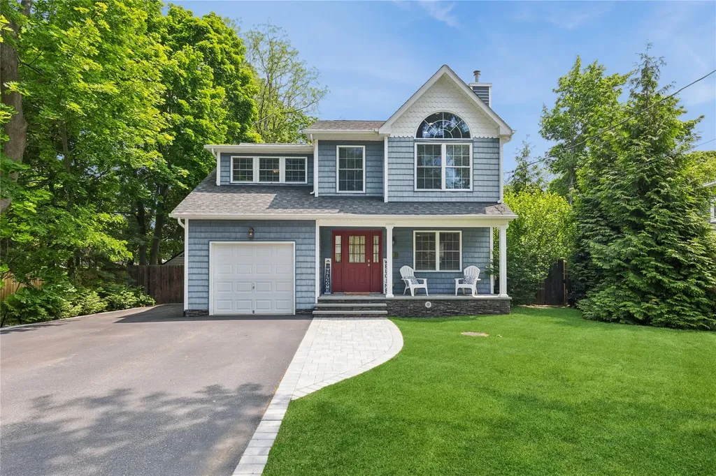 15 Maple Avenue Miller Place NY 11764