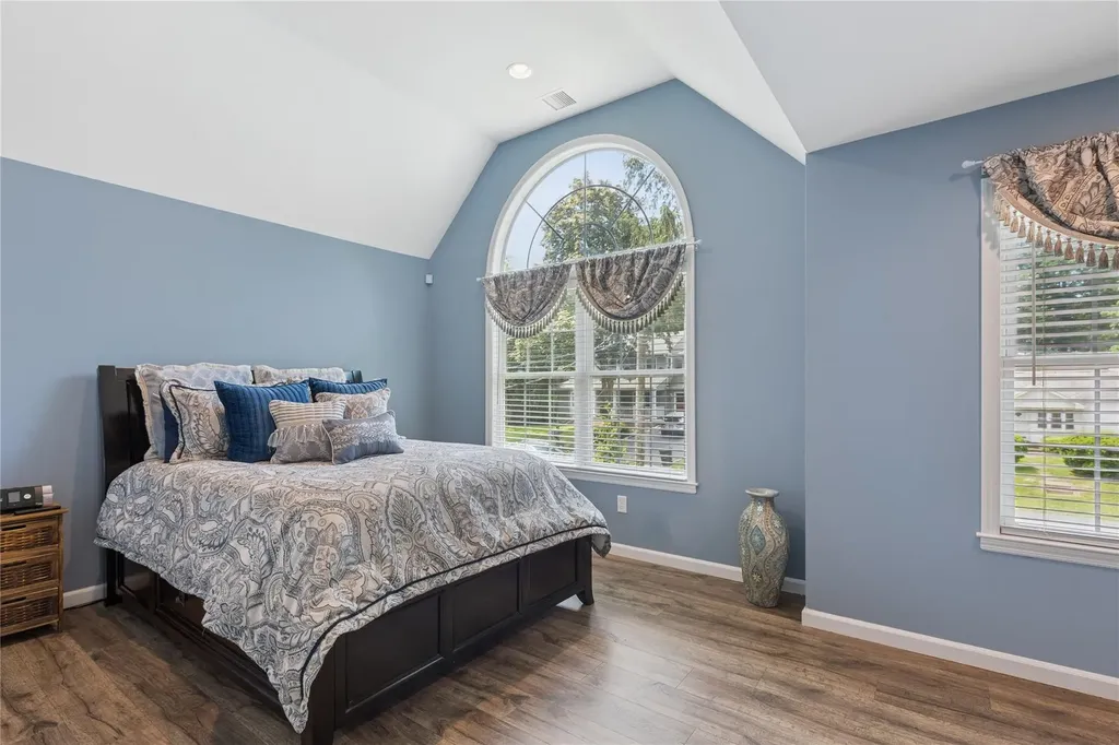 15 Maple Avenue Miller Place NY 11764