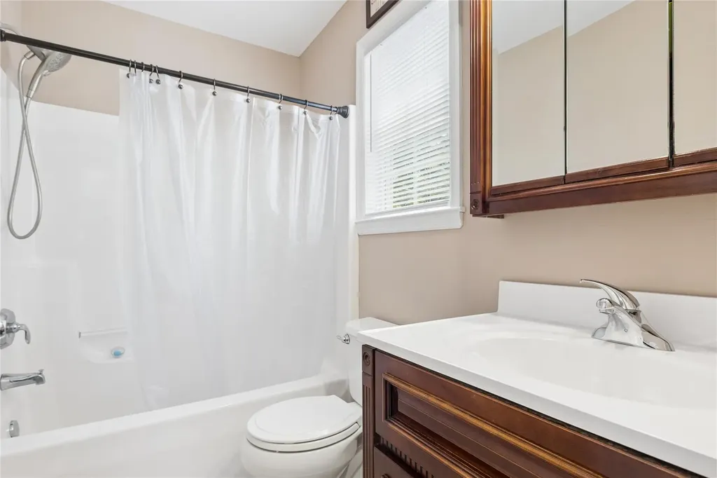 15 Maple Avenue Miller Place NY 11764