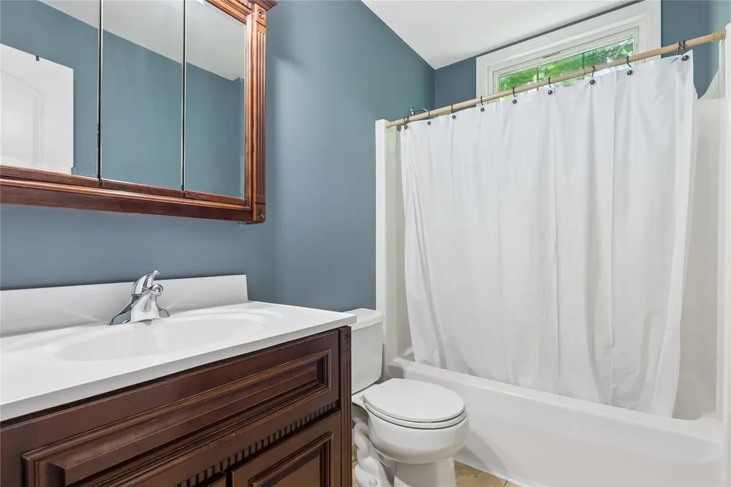 15 Maple Avenue Miller Place NY 11764