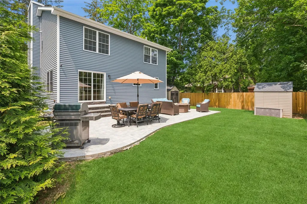 15 Maple Avenue Miller Place NY 11764