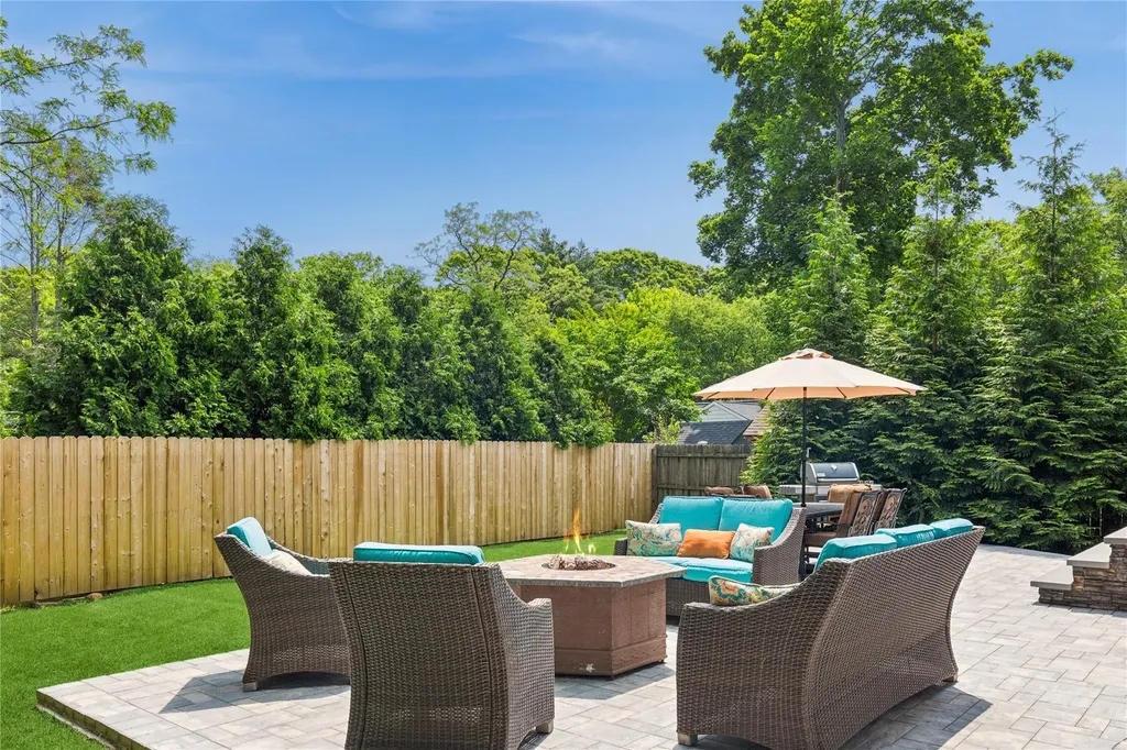 15 Maple Avenue Miller Place NY 11764