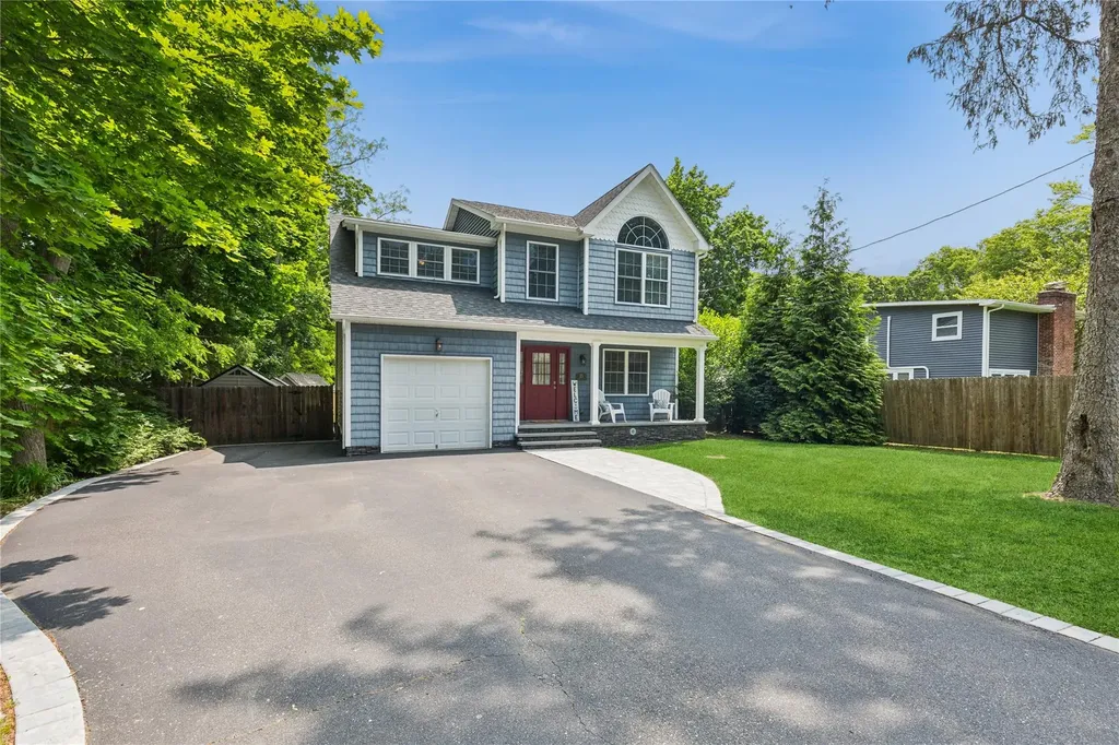 15 Maple Avenue Miller Place NY 11764