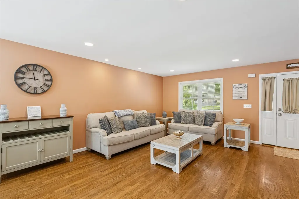 15 Maple Avenue Miller Place NY 11764