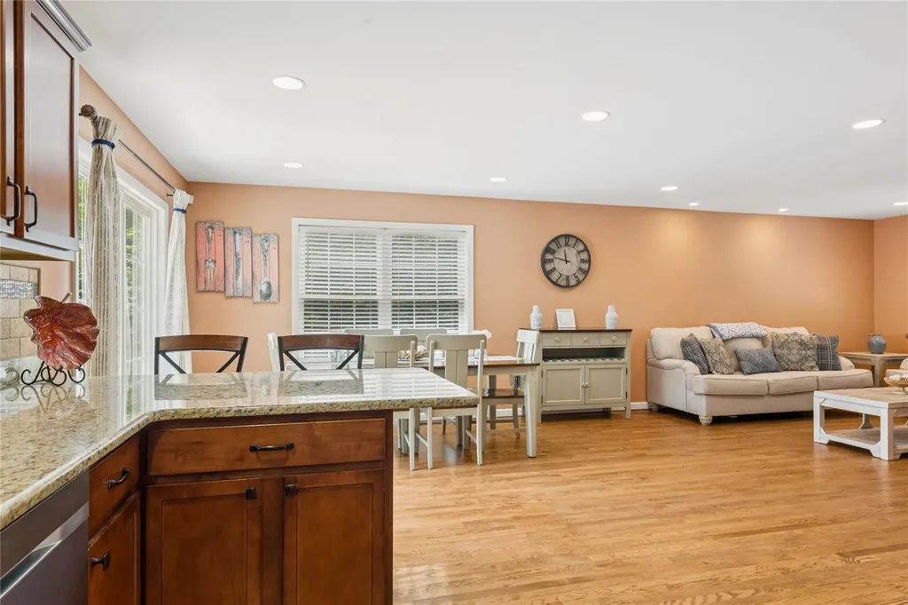 15 Maple Avenue Miller Place NY 11764