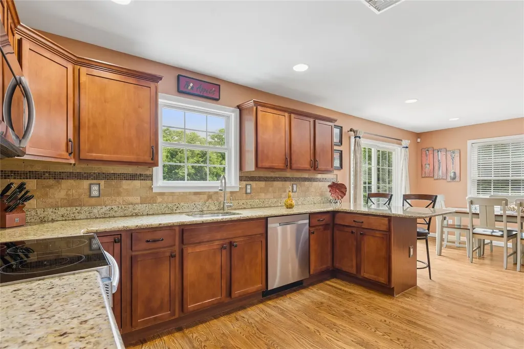 15 Maple Avenue Miller Place NY 11764