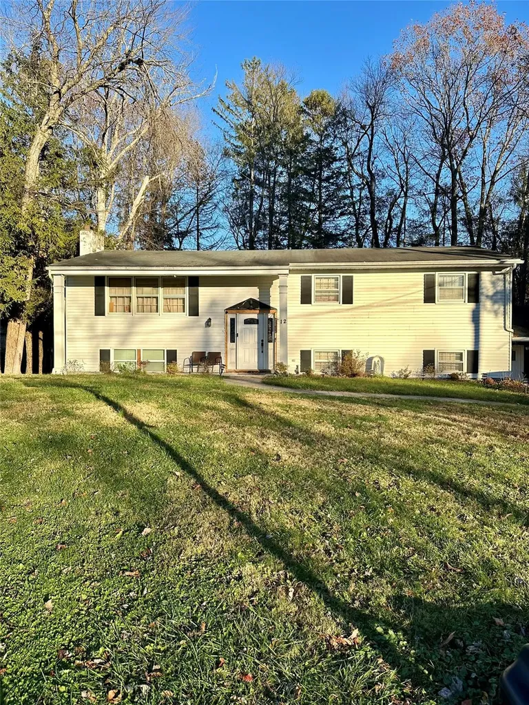 12 Roe Drive Hyde Park NY 12538