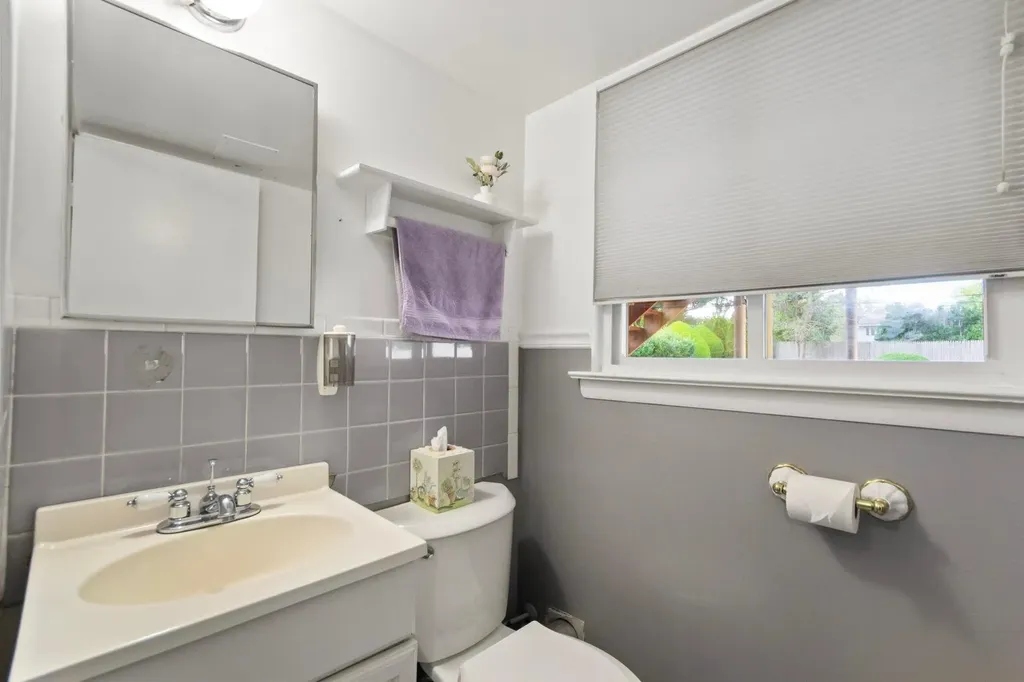 21 Pebble Place Commack NY 11725