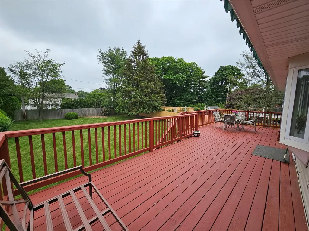 21 Pebble Place Commack NY 11725