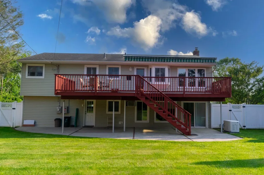 21 Pebble Place Commack NY 11725