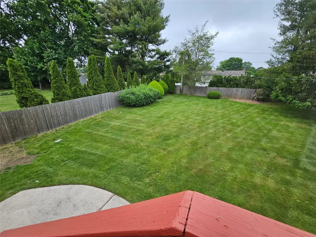 21 Pebble Place Commack NY 11725
