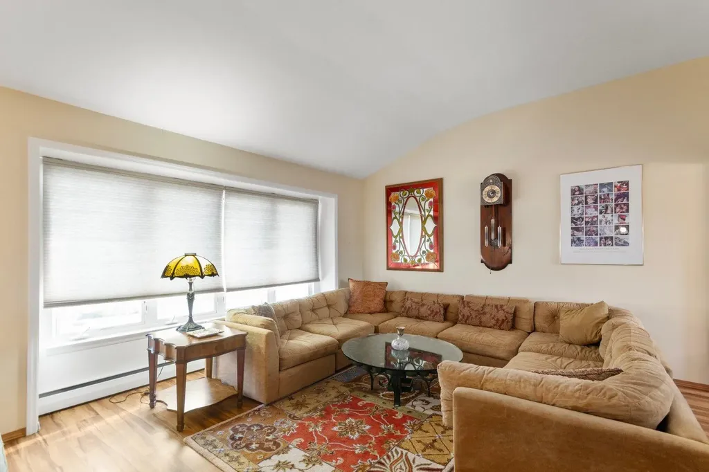21 Pebble Place Commack NY 11725