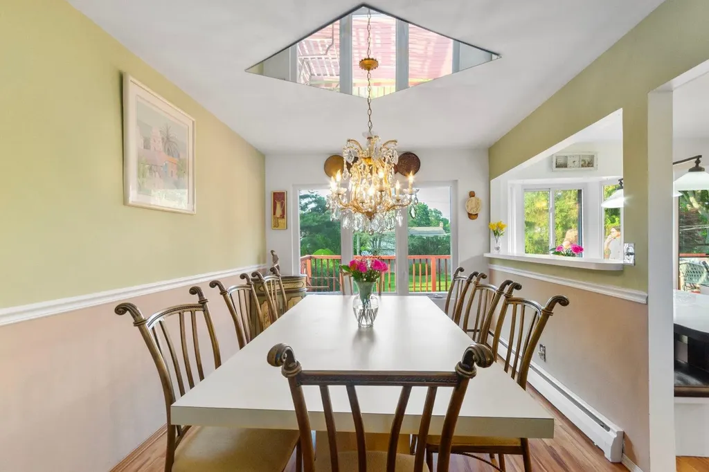 21 Pebble Place Commack NY 11725