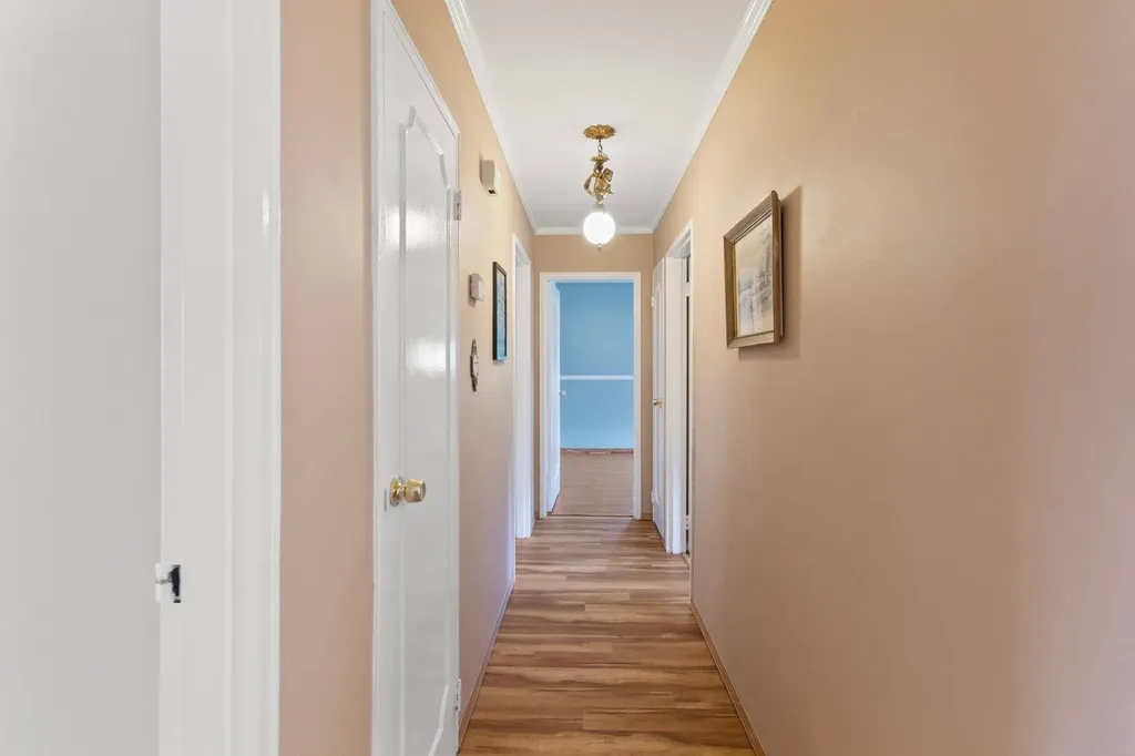 21 Pebble Place Commack NY 11725
