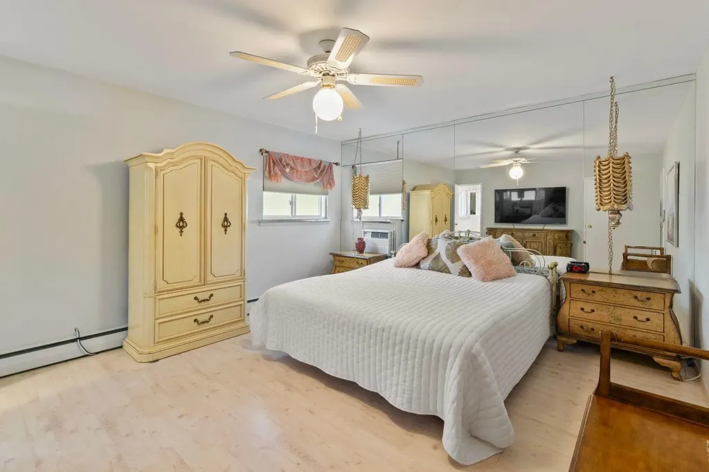 21 Pebble Place Commack NY 11725