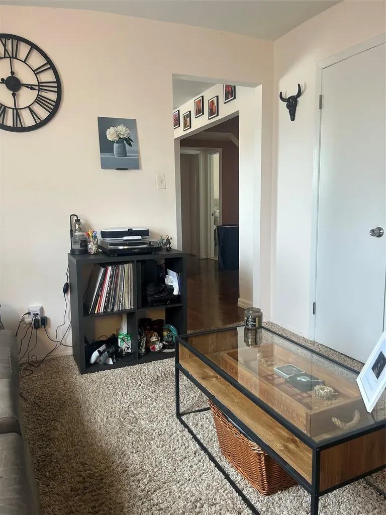 32 Halycon Road Lindenhurst NY 11757