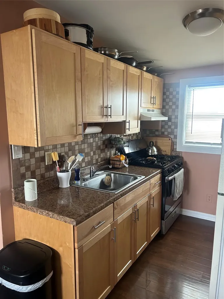 32 Halycon Road Lindenhurst NY 11757