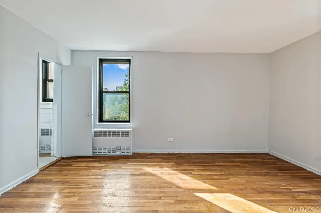 140-15 Holly Avenue Flushing NY 11355