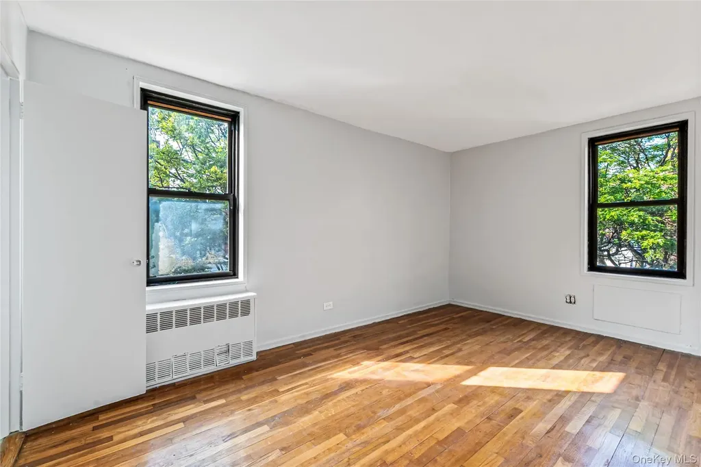 140-15 Holly Avenue Flushing NY 11355