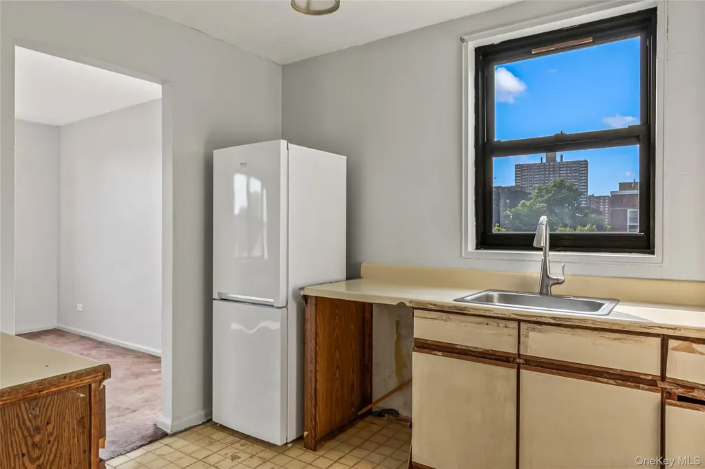 140-15 Holly Avenue Flushing NY 11355