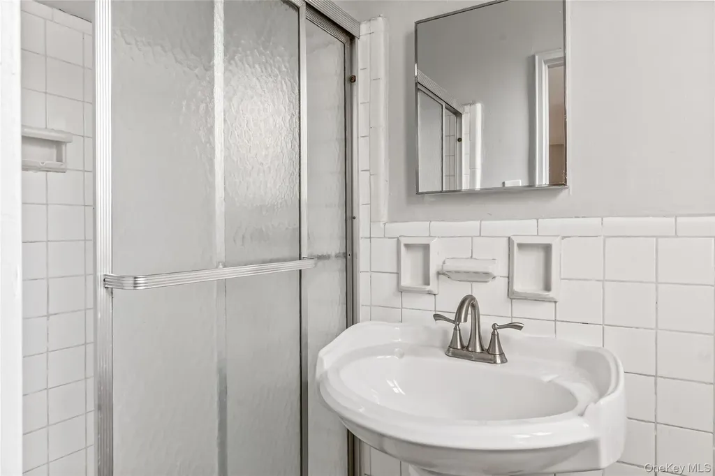 140-15 Holly Avenue Flushing NY 11355