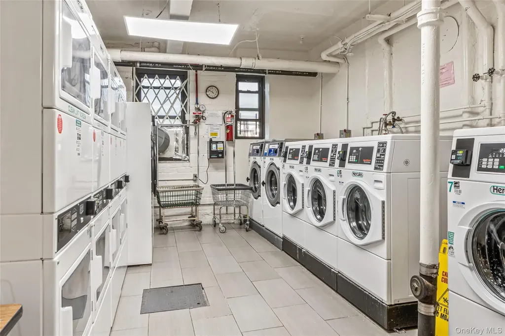 140-15 Holly Avenue Flushing NY 11355