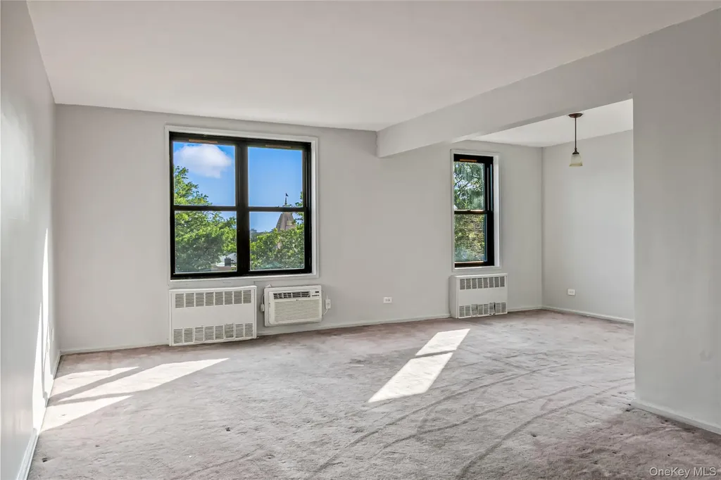 140-15 Holly Avenue Flushing NY 11355