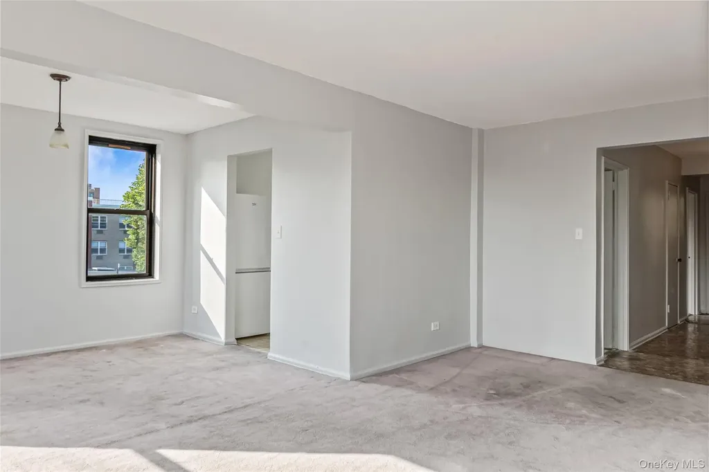 140-15 Holly Avenue Flushing NY 11355