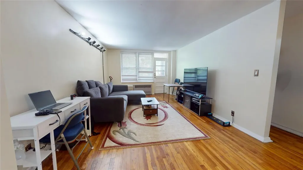 142-20 84th Drive Briarwood NY 11435