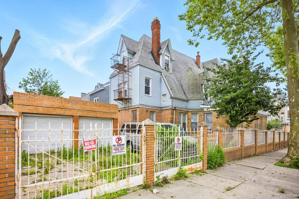 171 Arlington Avenue Brooklyn NY 11207
