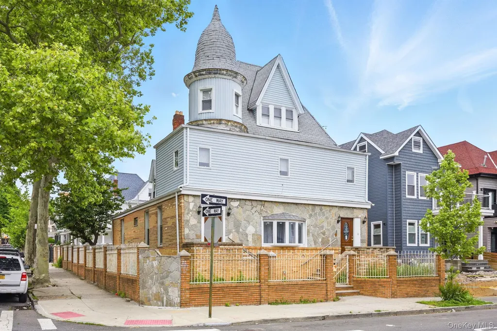 171 Arlington Avenue Brooklyn NY 11207