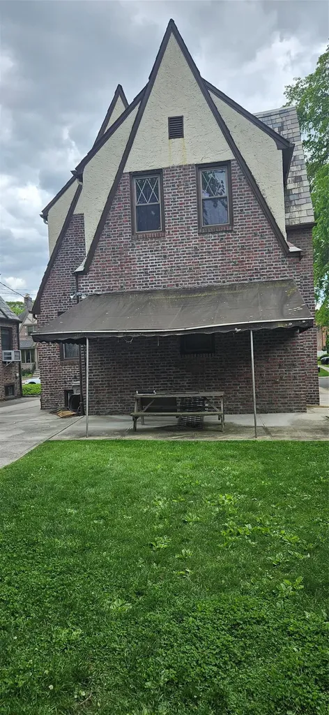 16023 28th Avenue Flushing NY 11358