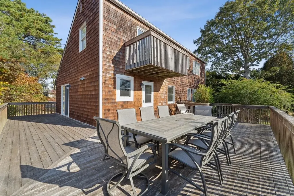 20 Magee Drive Southampton NY 11968