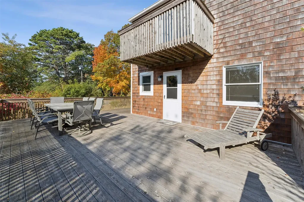 20 Magee Drive Southampton NY 11968