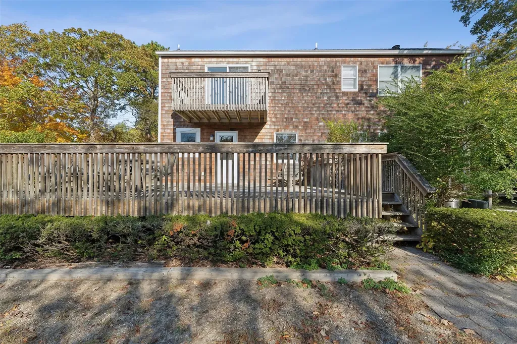 20 Magee Drive Southampton NY 11968