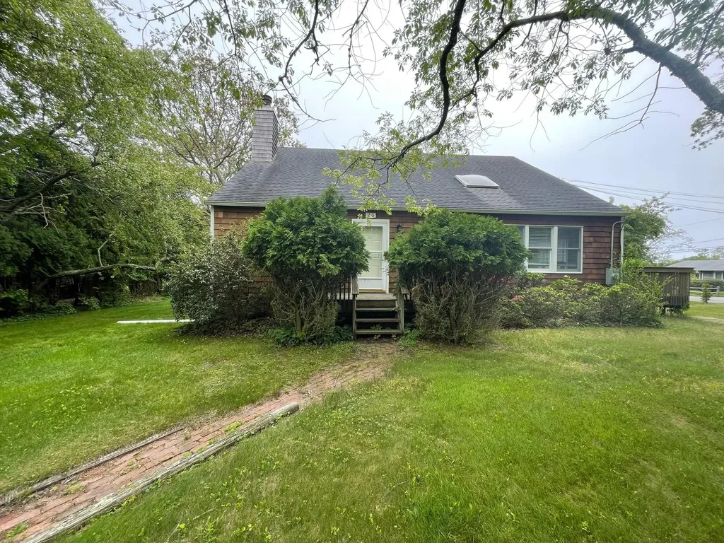 20 Magee Drive Southampton NY 11968