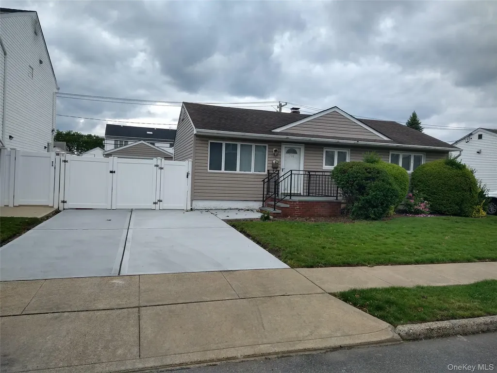 708 Anderson Avenue Franklin Square NY 11010