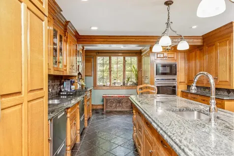 4 Horse Hollow Road Locust Valley NY 11560