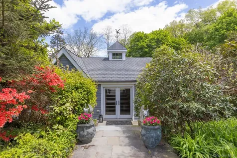 4 Horse Hollow Road Locust Valley NY 11560