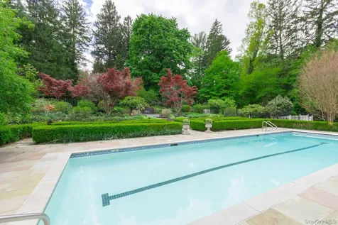 4 Horse Hollow Road Locust Valley NY 11560